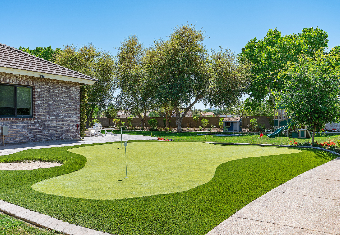 Designing A Putting Green In Your Backyard This Summer
